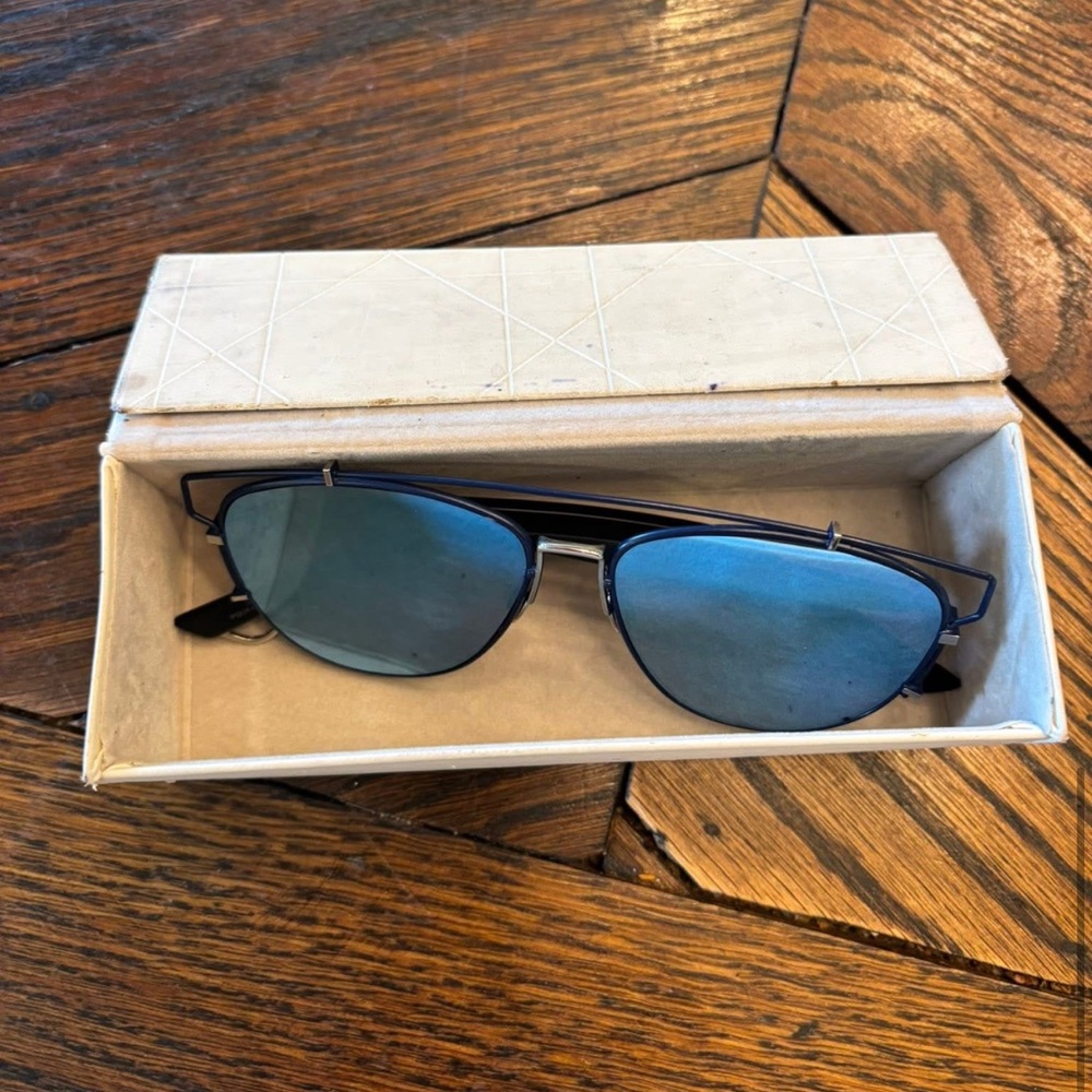 Christian Dior Technologic Sunglasses - Picture 6 of 7